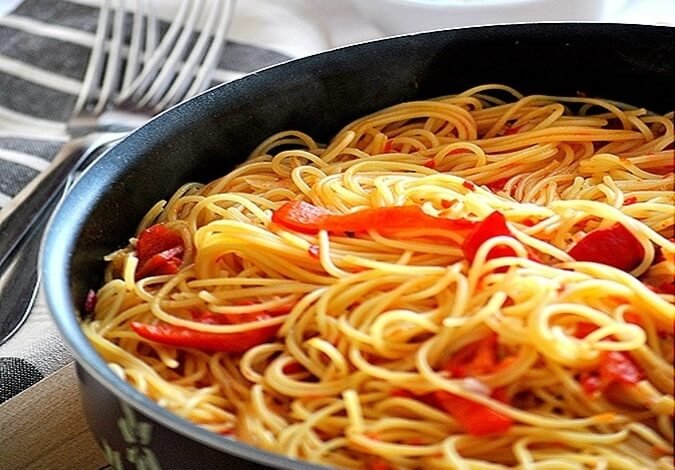 spaghetti with red peppers